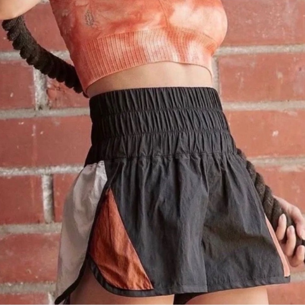 Free People Movement The Way Home Short Black/Orange/White Small
